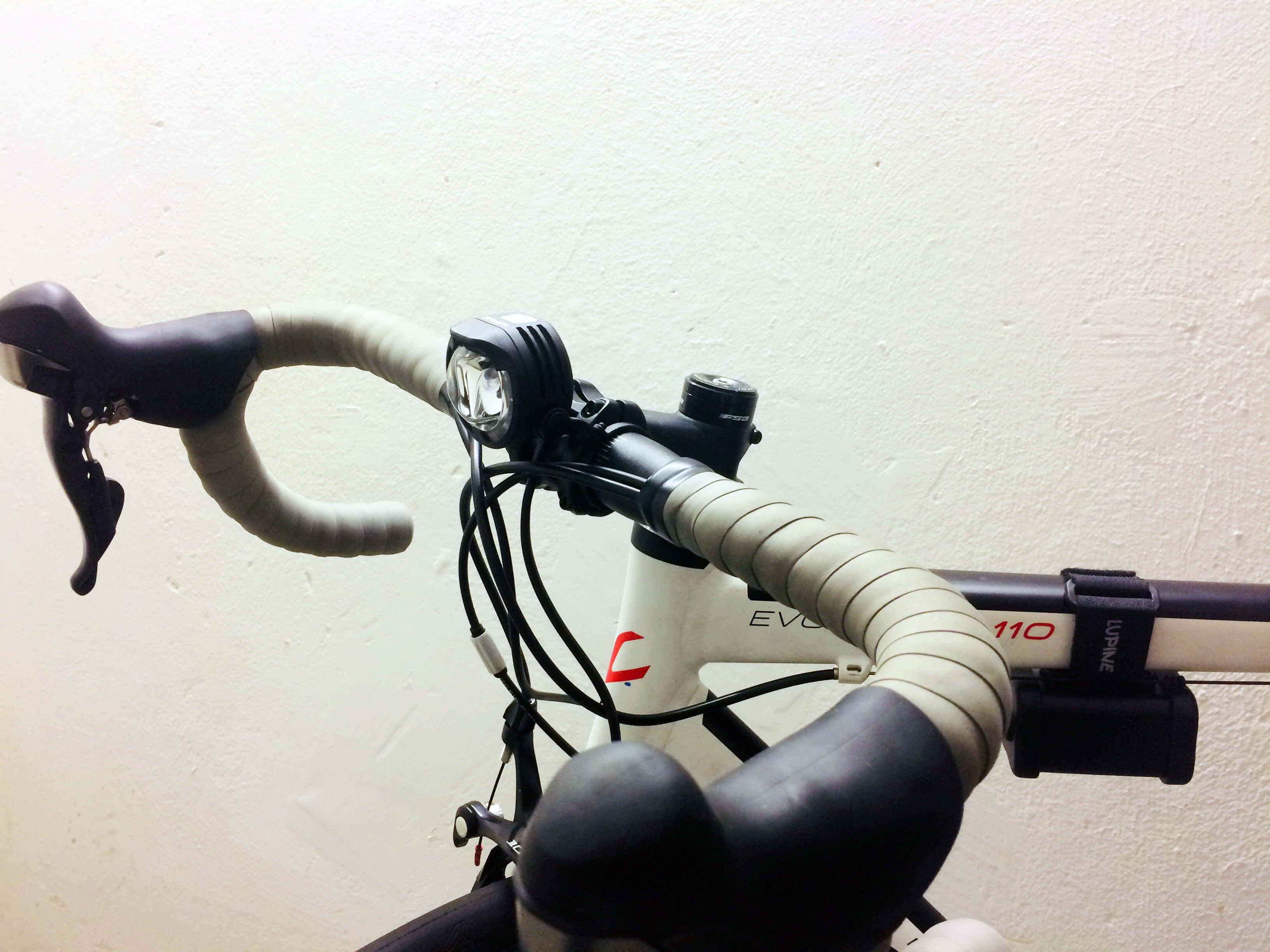 Im Test: Lupine SL A – weltweit hellste StVZO Fahrradlampe mit externem Akku