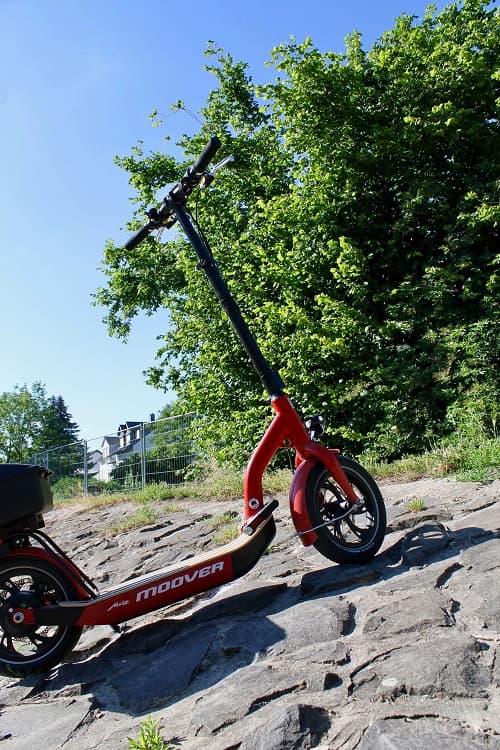 Gröbste Pflastersteine - "No Go" für einen E-Scooter!