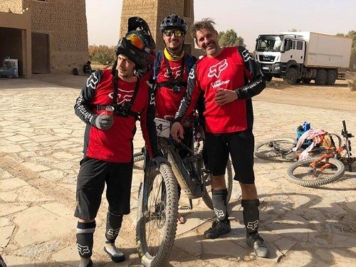 E-Bike Desert Challenge 2020 - Fahrrad XXL ist dabei! Unser Team ist mit dem Rennverlauf offenbar zufrieden