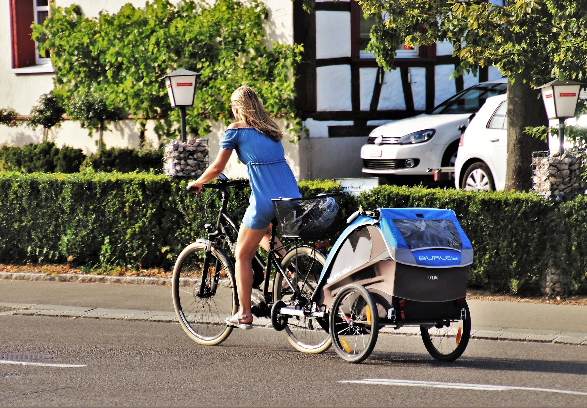 Fahrradanhänger für Fahrrad-Tagestouren mit Kleinkindern