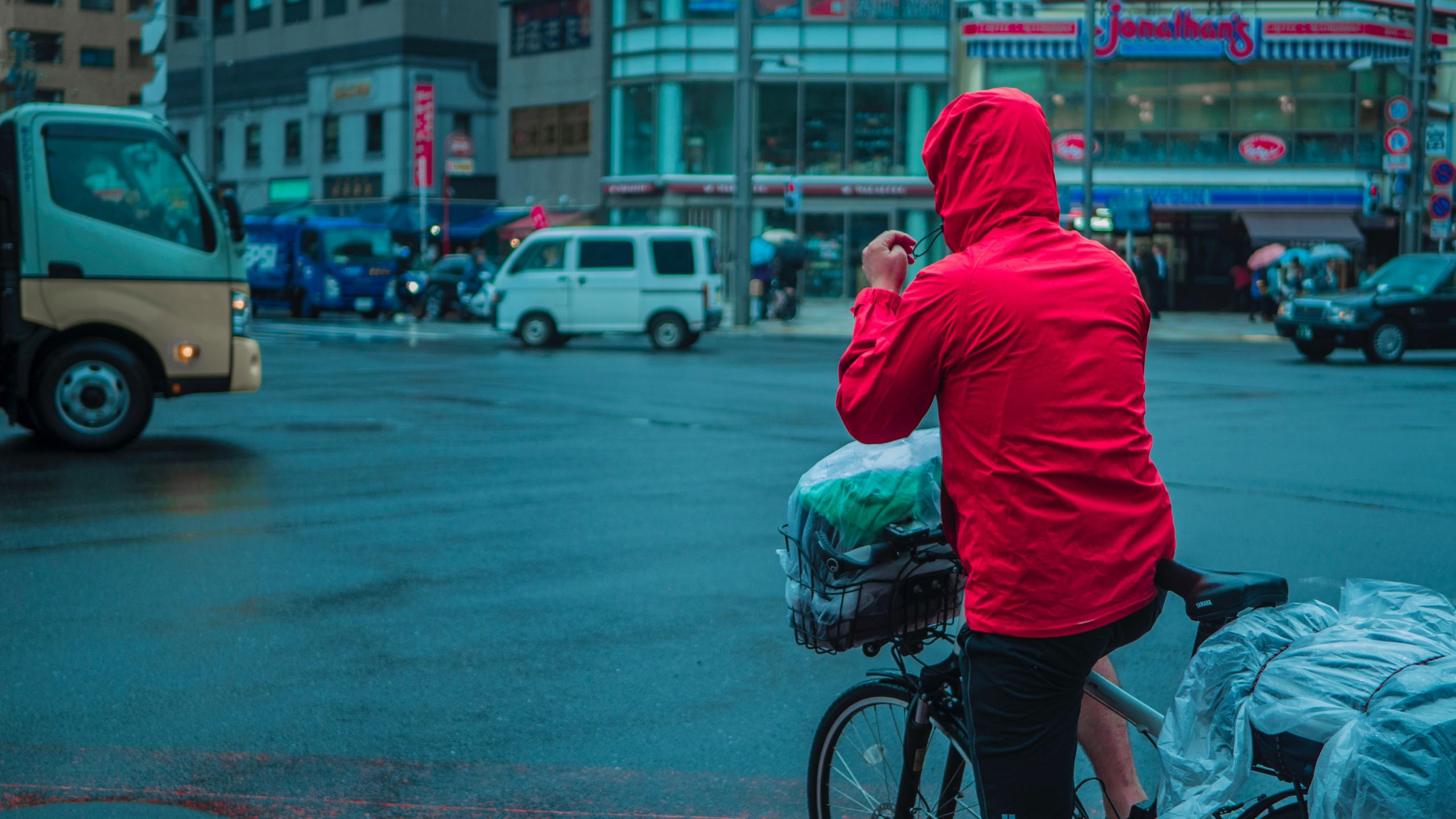 Fahrradtour bei schlechtem Wetter mit Regenjacke